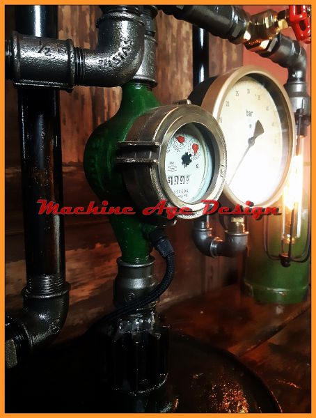 machine age , steampunk , két manométeres nagy lámpa